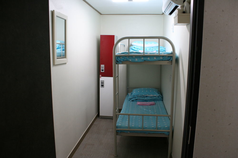 Kimchee Downtown Guest house 2*