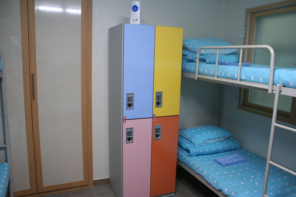 Kimchee Downtown Guest house 2*